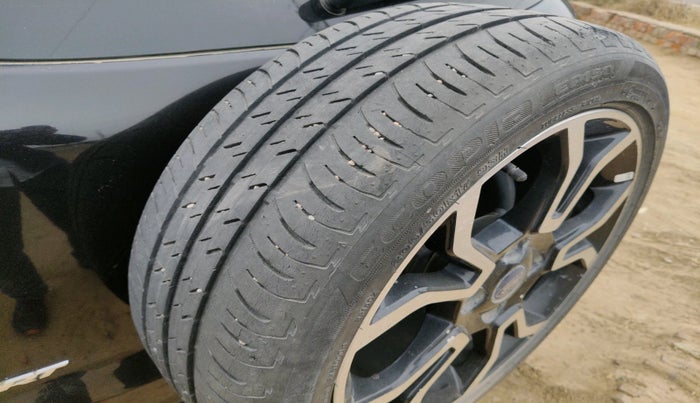 2018 Ford Ecosport TITANIUM 1.5L SIGNATURE EDITION (SUNROOF) DIESEL, Diesel, Manual, 56,598 km, tyre