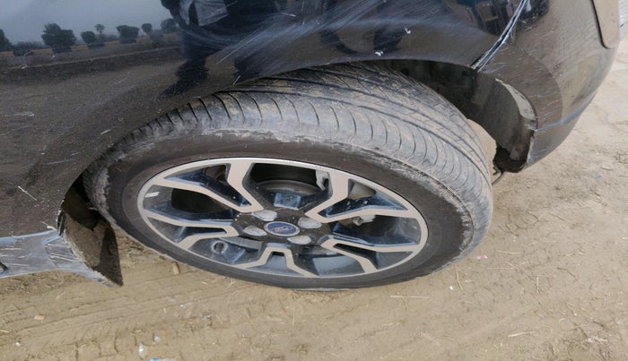 2018 Ford Ecosport TITANIUM 1.5L SIGNATURE EDITION (SUNROOF) DIESEL, Diesel, Manual, 56,598 km, tyre