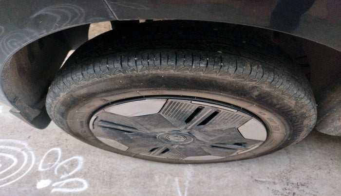 2023 MG COMET PLAY, Electric, Automatic, 51,530 km, tyre