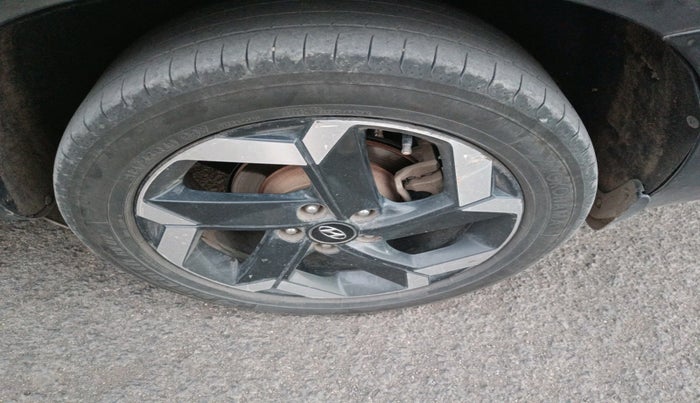 2021 Hyundai ALCAZAR PLATINUM 1.5 MT 7STR, Diesel, Manual, 2,35,623 km, tyre