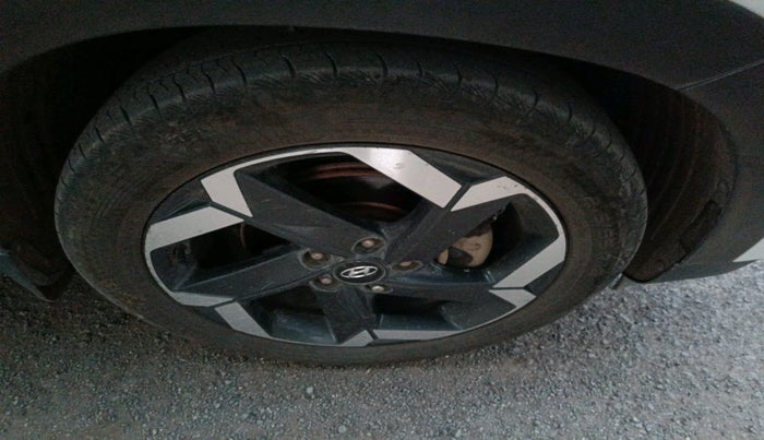 2021 Hyundai ALCAZAR PLATINUM 1.5 MT 7STR, Diesel, Manual, 2,35,623 km, tyre