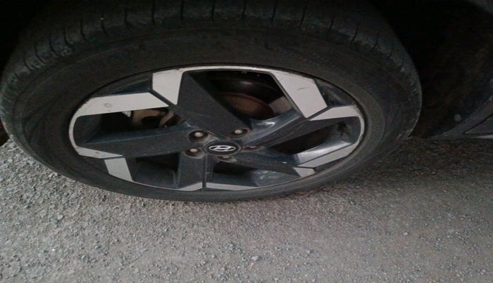 2021 Hyundai ALCAZAR PLATINUM 1.5 MT 7STR, Diesel, Manual, 2,35,623 km, tyre