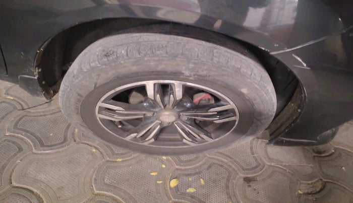 2016 Honda Amaze 1.2L I-VTEC SX, Petrol, Manual, 1,40,286 km, tyre