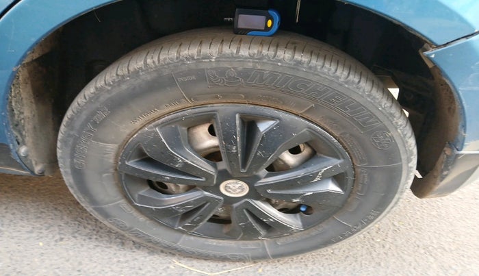 2012 Maruti Swift Dzire VDI, Diesel, Manual, 1,84,997 km, tyre