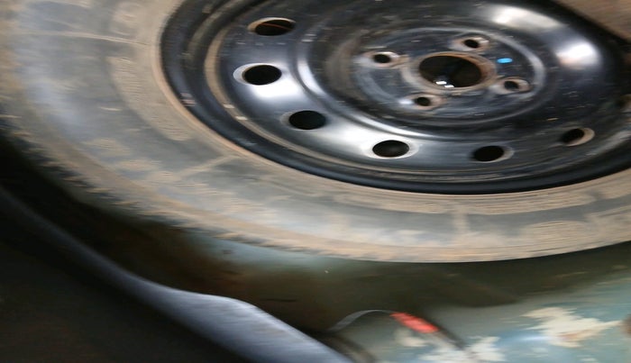 2012 Maruti Swift Dzire VDI, Diesel, Manual, 1,84,997 km, tyre