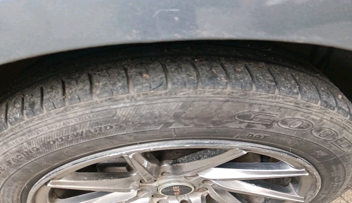 2014 Toyota Etios G, Petrol, Manual, 45,247 km, tyre