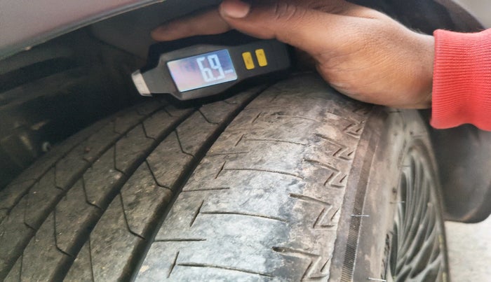 2016 Maruti S Cross ALPHA 1.6, Diesel, Manual, 77,955 km, tyre