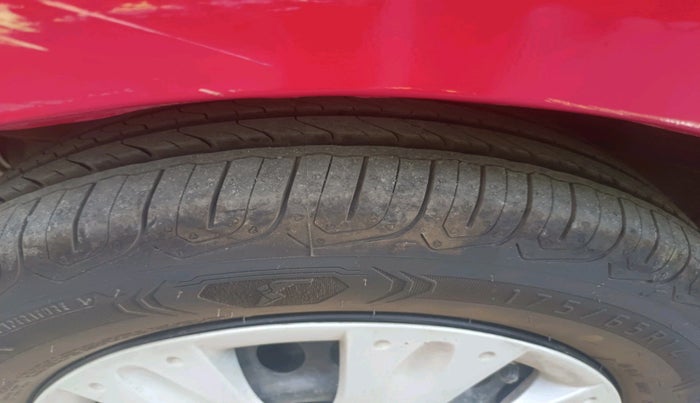 2012 Honda Brio S MT, Petrol, Manual, 39,417 km, tyre