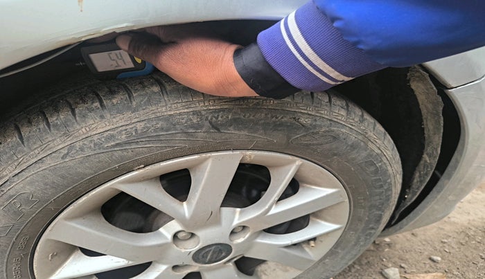 2017 Nissan Sunny XV CVT, Petrol, Automatic, 69,665 km, tyre