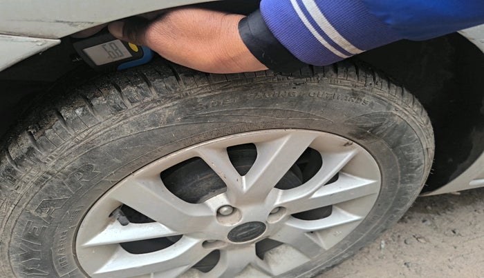 2017 Nissan Sunny XV CVT, Petrol, Automatic, 69,665 km, tyre