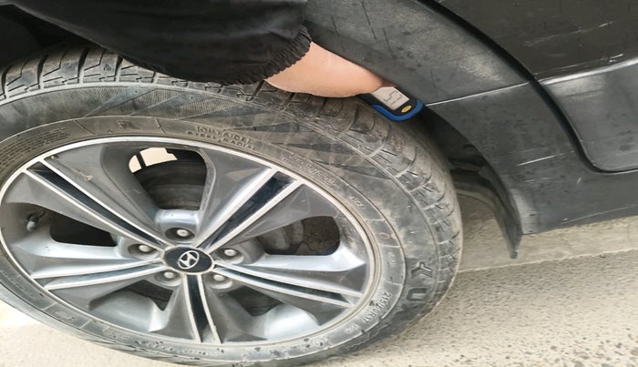 2015 Hyundai Creta SX (O) 1.6 DIESEL, Diesel, Manual, 79,697 km, tyre