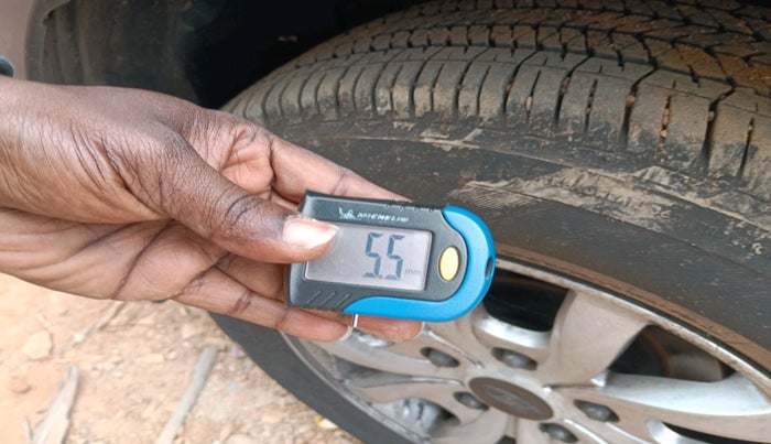 2015 Mahindra XUV500 W10, Diesel, Manual, 94,624 km, tyre