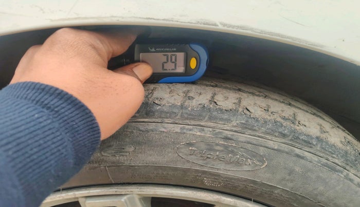 2017 Hyundai Xcent E+ 1.2 CRDI, Diesel, Manual, 1,36,611 km, tyre