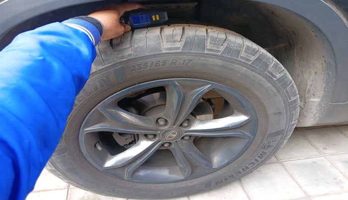 2020 Tata Harrier XZ 2.0L, Diesel, Manual, 1,27,840 km, tyre