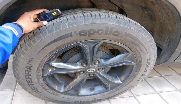 2020 Tata Harrier XZ 2.0L, Diesel, Manual, 1,27,840 km, tyre