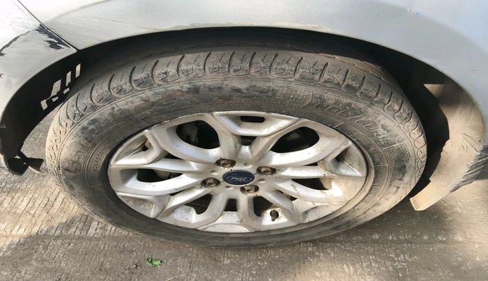 2013 Ford Ecosport TITANIUM 1.5L DIESEL, Diesel, Manual, 1,05,022 km, tyre