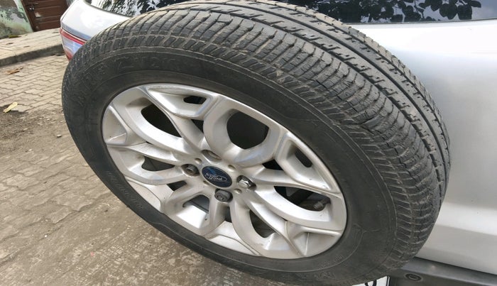 2013 Ford Ecosport TITANIUM 1.5L DIESEL, Diesel, Manual, 1,05,022 km, tyre