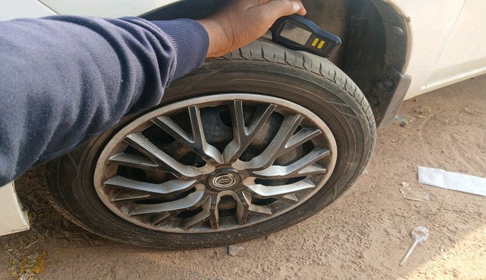 2015 Maruti Alto K10 VXI, Petrol, Manual, 1,37,853 km, tyre