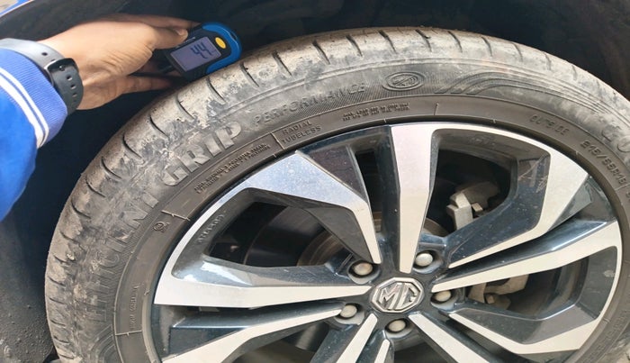 2023 MG HECTOR PLUS SHARP PRO 1.5 PETROL TURBO CVT 7 STR, Petrol, Automatic, 27,372 km, tyre