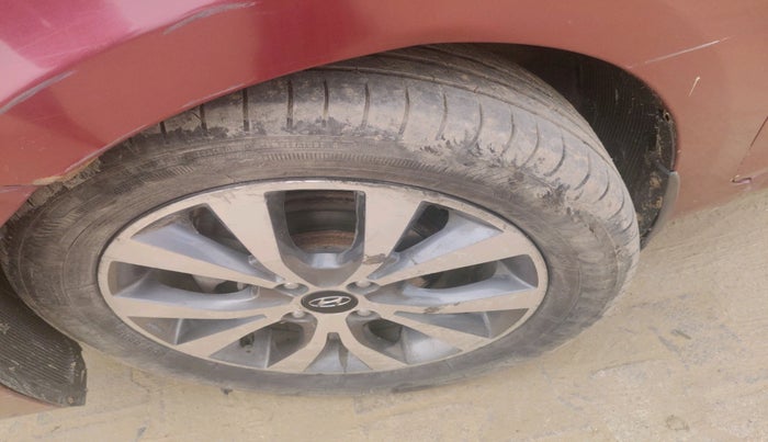 2014 Hyundai Verna FLUIDIC 1.6 CRDI SX AT, Diesel, Automatic, 1,70,849 km, tyre