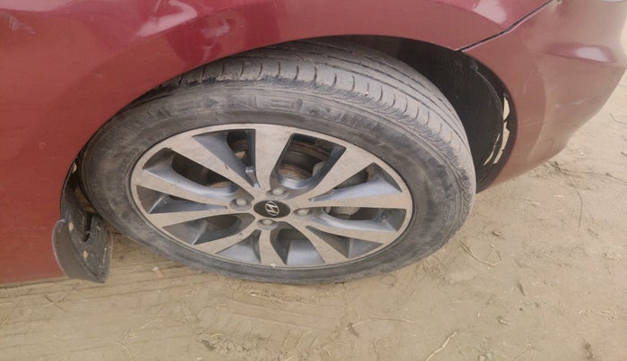 2014 Hyundai Verna FLUIDIC 1.6 CRDI SX AT, Diesel, Automatic, 1,70,849 km, tyre