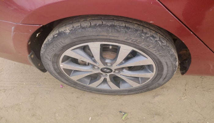 2014 Hyundai Verna FLUIDIC 1.6 CRDI SX AT, Diesel, Automatic, 1,70,849 km, tyre