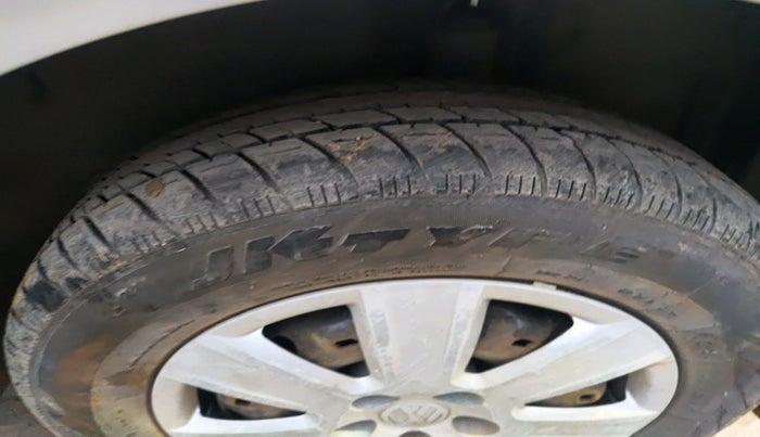 2012 Volkswagen Polo COMFORTLINE 1.2L, Diesel, Manual, 2,39,189 km, tyre