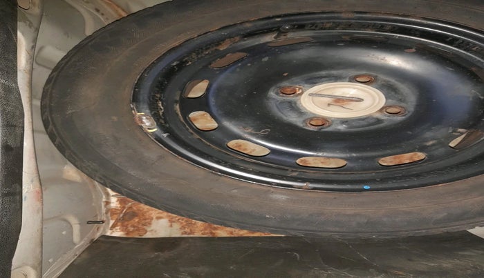 2011 Ford Figo TITANIUM 1.2 PETROL, Petrol, Manual, 43,269 km, tyre