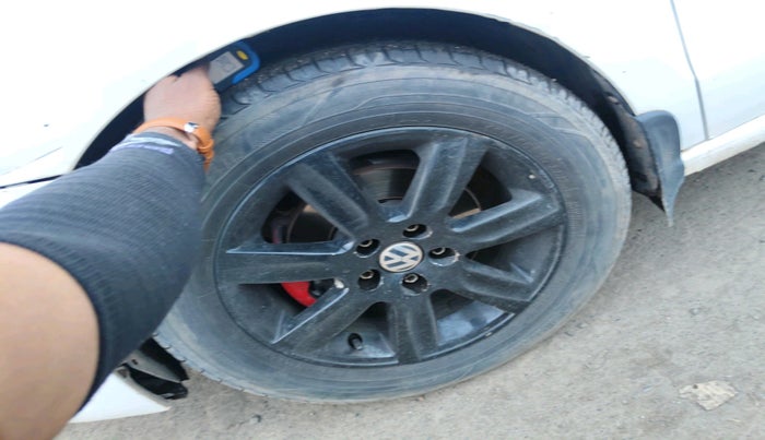 2011 Volkswagen Vento HIGHLINE DIESEL 1.6, Diesel, Manual, 1,56,104 km, tyre