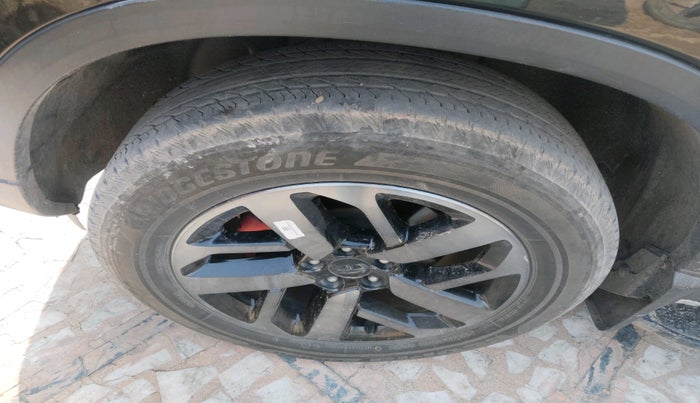 2023 Tata Safari XZA PLUS O RED DARK , Diesel, Automatic, 26,832 km, tyre