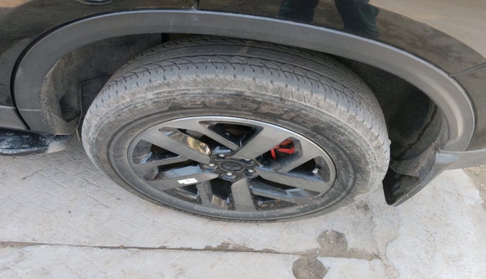 2023 Tata Safari XZA PLUS O RED DARK , Diesel, Automatic, 26,832 km, tyre