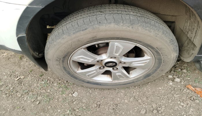2012 Mahindra XUV500 W8, Diesel, Manual, 1,36,315 km, tyre