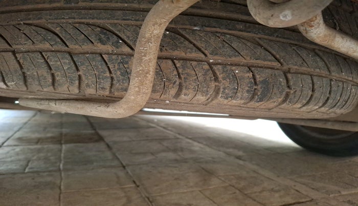 2013 Maruti Ertiga VXI CNG, Petrol, Manual, 1,38,003 km, tyre