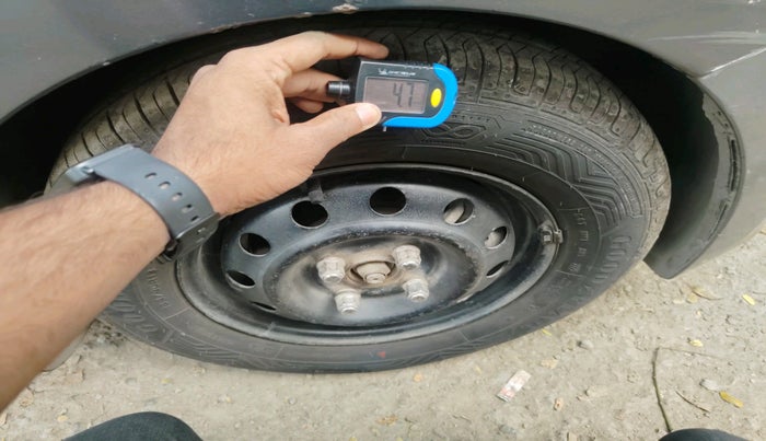 2011 Hyundai i10 SPORTZ 1.2, Petrol, Manual, 49,842 km, tyre