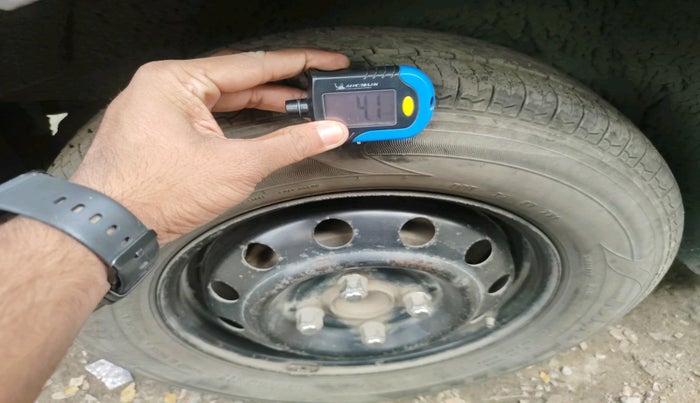 2011 Hyundai i10 SPORTZ 1.2, Petrol, Manual, 49,842 km, tyre