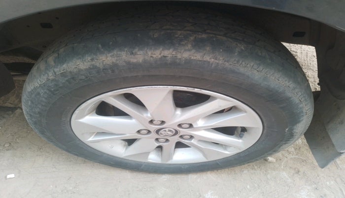 2019 Toyota Innova Crysta 2.4 GX 7 STR, Diesel, Manual, 1,78,884 km, tyre