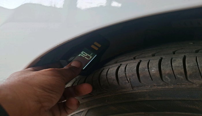 2011 Volkswagen Polo COMFORTLINE 1.2L PETROL, Petrol, Manual, 89,415 km, tyre