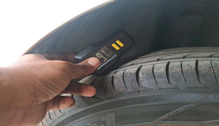 2011 Volkswagen Polo COMFORTLINE 1.2L PETROL, Petrol, Manual, 89,415 km, tyre