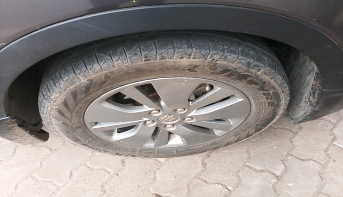 2016 Maruti S Cross ALPHA 1.3, Diesel, Manual, 1,35,240 km, tyre