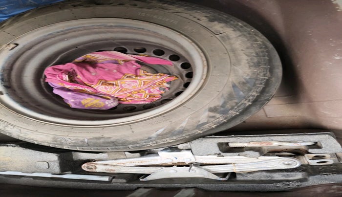 2016 Honda Amaze 1.5L I-DTEC SX, Diesel, Manual, 1,17,507 km, tyre