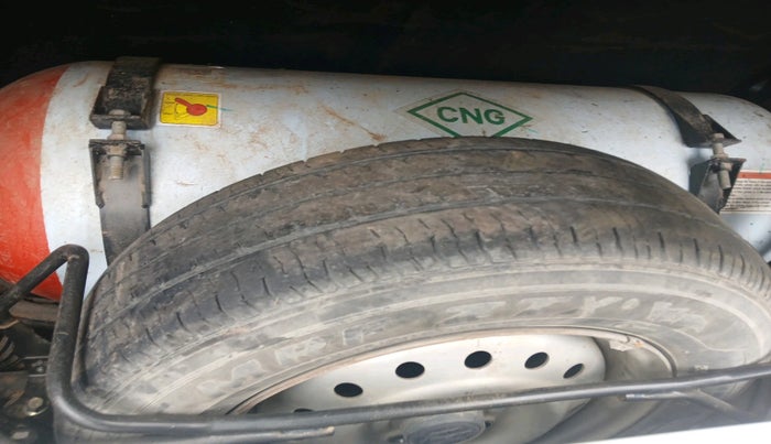 2019 Maruti New Wagon-R LXI CNG 1.0, Petrol, Manual, 90,937 km, tyre