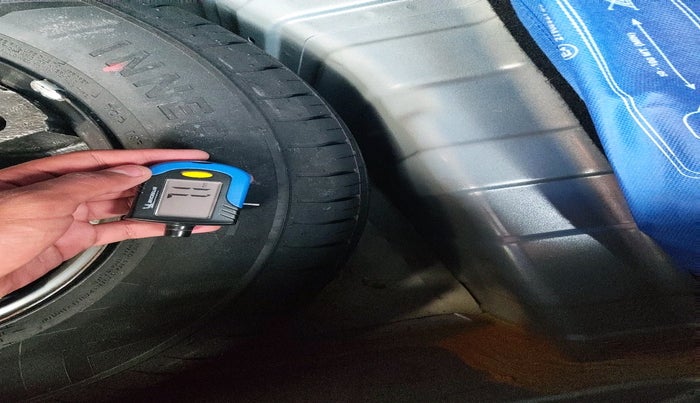 2022 Tata PUNCH CREATIVE  MT, Petrol, Manual, 12,007 km, tyre