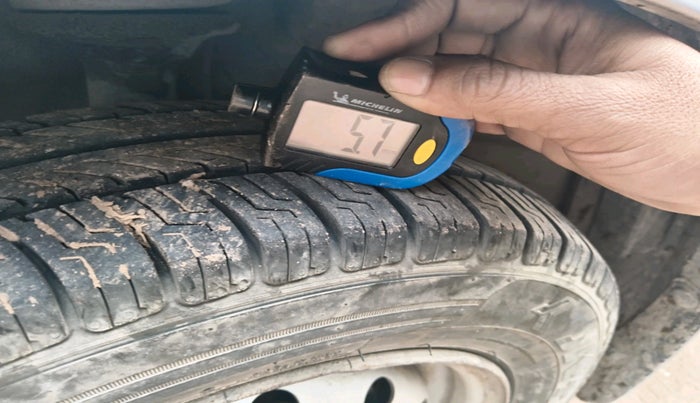 2011 Maruti Wagon R 1.0 LXI, Petrol, Manual, 77,928 km, tyre