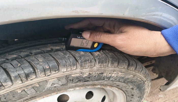 2011 Maruti Wagon R 1.0 LXI, Petrol, Manual, 77,928 km, tyre