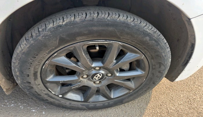 2019 Hyundai Elite i20 SPORTZ PLUS  1.2 CVT, Petrol, Automatic, 68,209 km, tyre