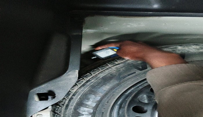 2017 Maruti Baleno DELTA PETROL 1.2, Petrol, Manual, 1,21,510 km, tyre