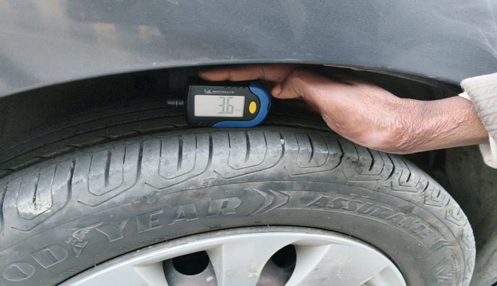 2017 Maruti Baleno DELTA PETROL 1.2, Petrol, Manual, 1,21,510 km, tyre