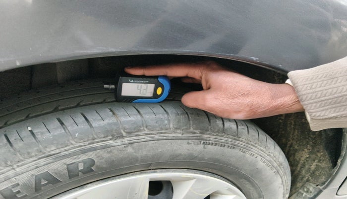 2017 Maruti Baleno DELTA PETROL 1.2, Petrol, Manual, 1,21,510 km, tyre