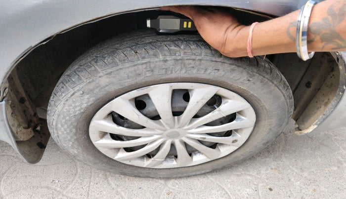 2014 Toyota Etios Liva G, Petrol, Manual, 66,671 km, tyre