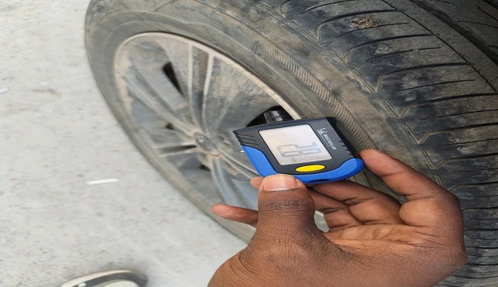 2018 Hyundai Creta SX PLUS AT 1.6 DIESEL, Diesel, Automatic, 2,08,012 km, tyre